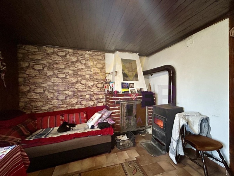 Продава КЪЩА, с. Безводица, област Добрич, снимка 4 - Къщи - 52824328