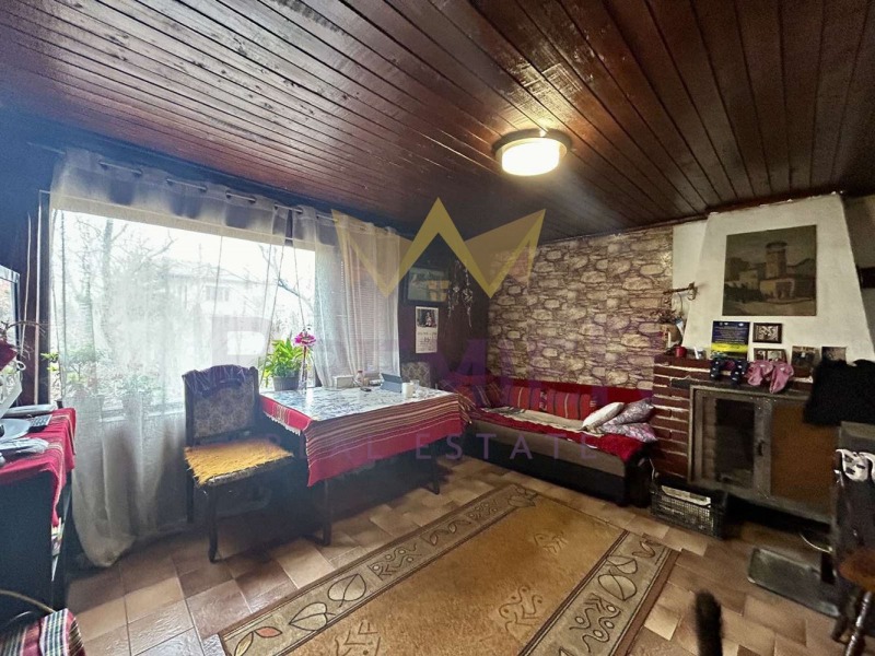 Продава КЪЩА, с. Безводица, област Добрич, снимка 5 - Къщи - 52824328