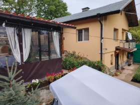 Casa Rajavec, Região Pernik