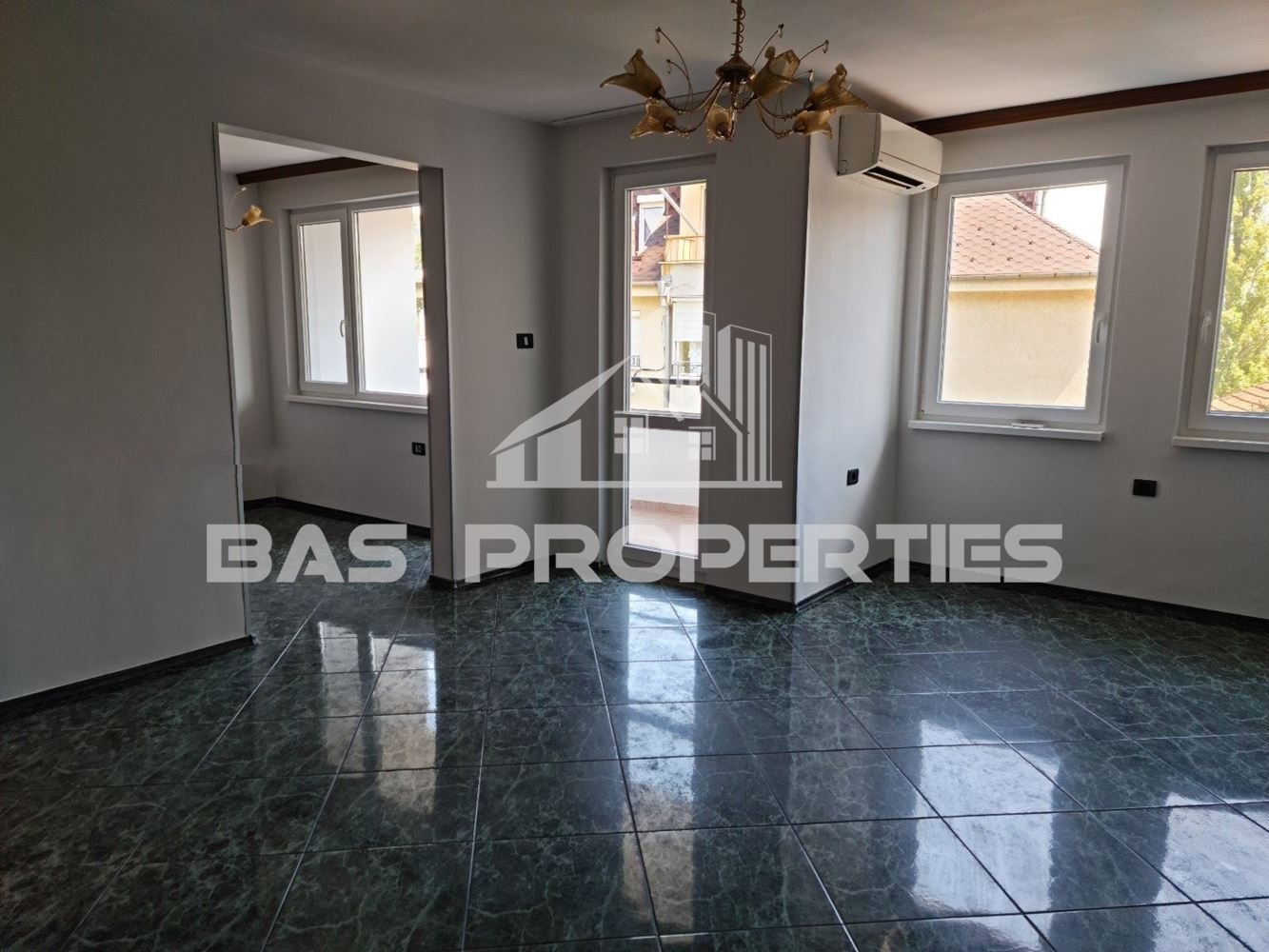Продава 3-СТАЕН, гр. София, Редута, снимка 2 - Апартаменти - 54461998