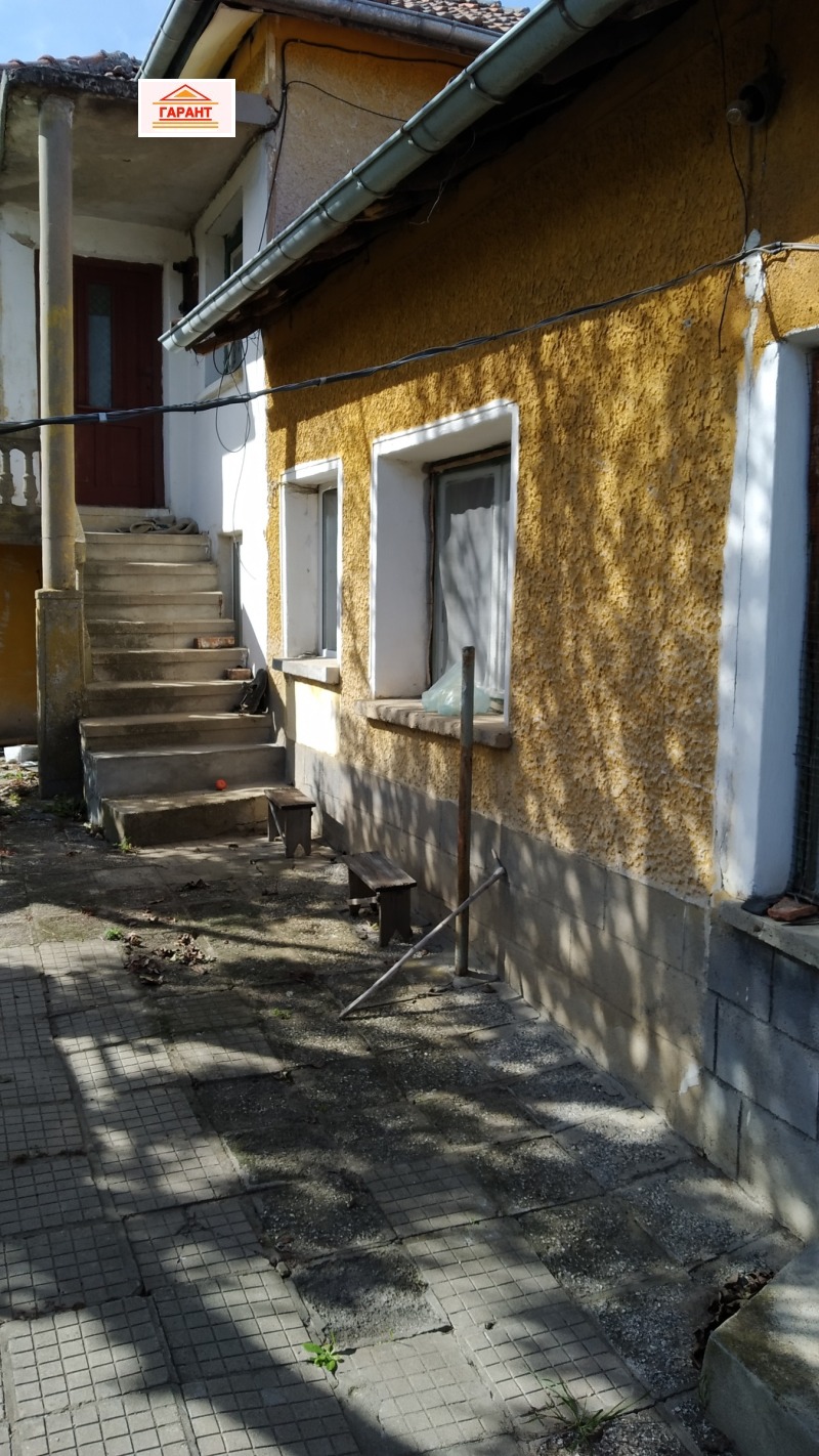 Продава КЪЩА, с. Радишево, област Плевен, снимка 2 - Къщи - 45836973