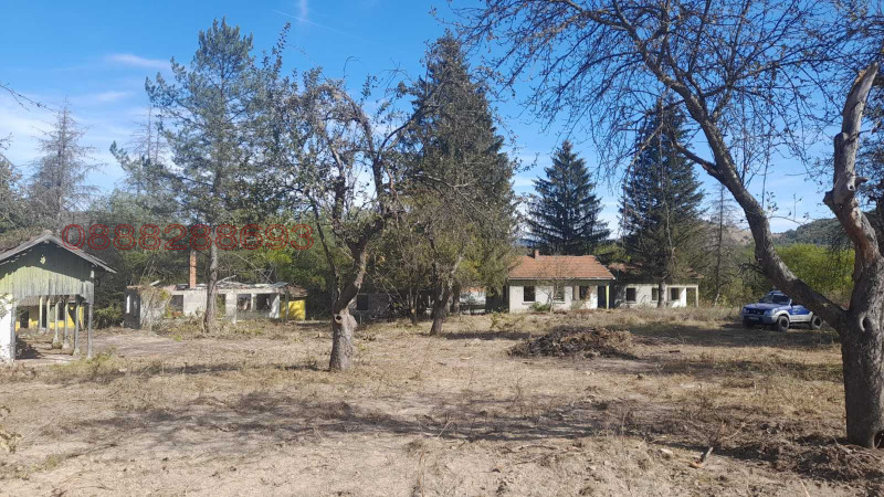 Продава ВИЛНО СЕЛИЩЕ в област Ловеч, с. Дълбок дол - 5000 кв.м / 153 500 € » 300 219.91 лв.