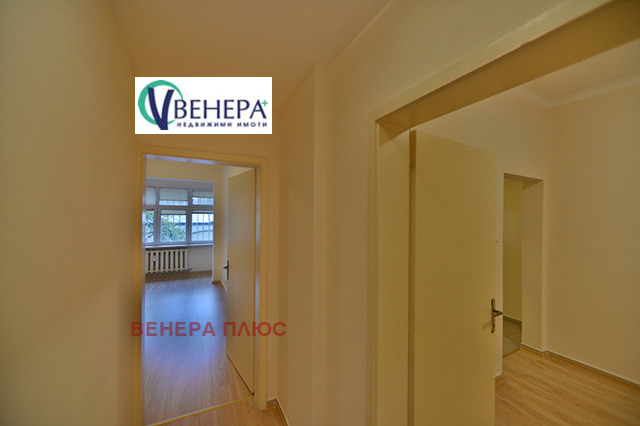 Продава МНОГОСТАЕН, гр. София, Център, снимка 4 - Aпартаменти - 46734986