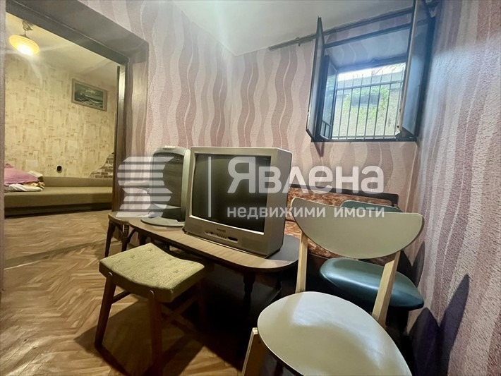 Продава ЕТАЖ ОТ КЪЩА, гр. Пловдив, Център, снимка 3 - Етаж от къща - 55548375