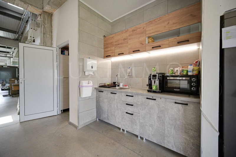 Продава СКЛАД, гр. София, с. Герман, снимка 6 - Складове - 52244282