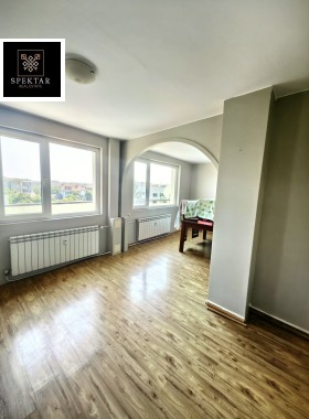 2 bedroom Vazrazhdane, Razgrad 1