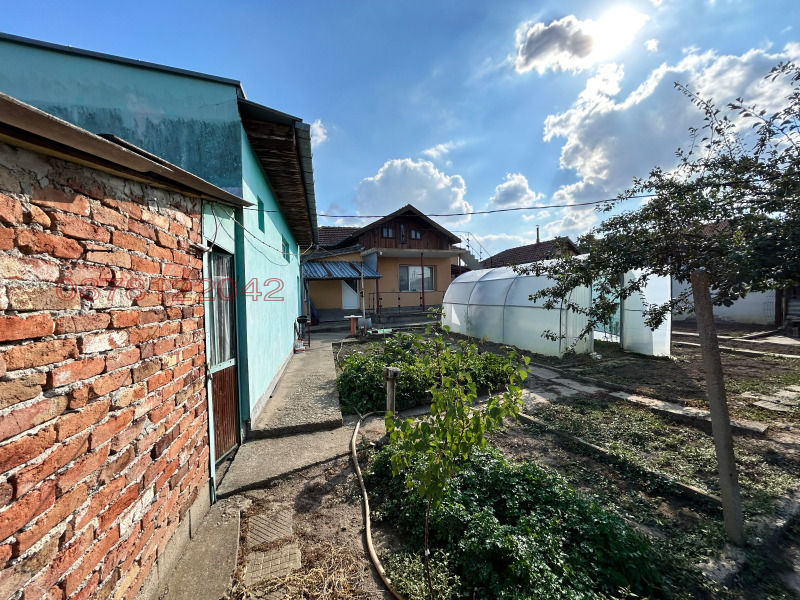 Продава КЪЩА, гр. Белене, област Плевен, снимка 2 - Къщи - 52779738