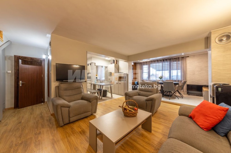 Продава КЪЩА в област Добрич, гр. Балчик - 200 кв.м / 259 000 € » 506 559.97 лв., ИМОТЕКА