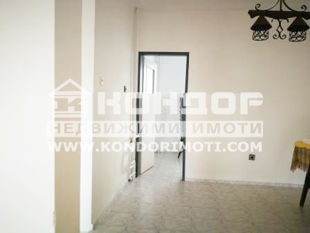 À venda  2 quartos Plovdiv , Trakiia , 120 m² | 73061334