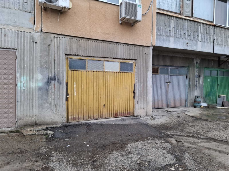 Продава ГАРАЖ, ПАРКОМЯСТО, гр. Плевен, Дружба 3