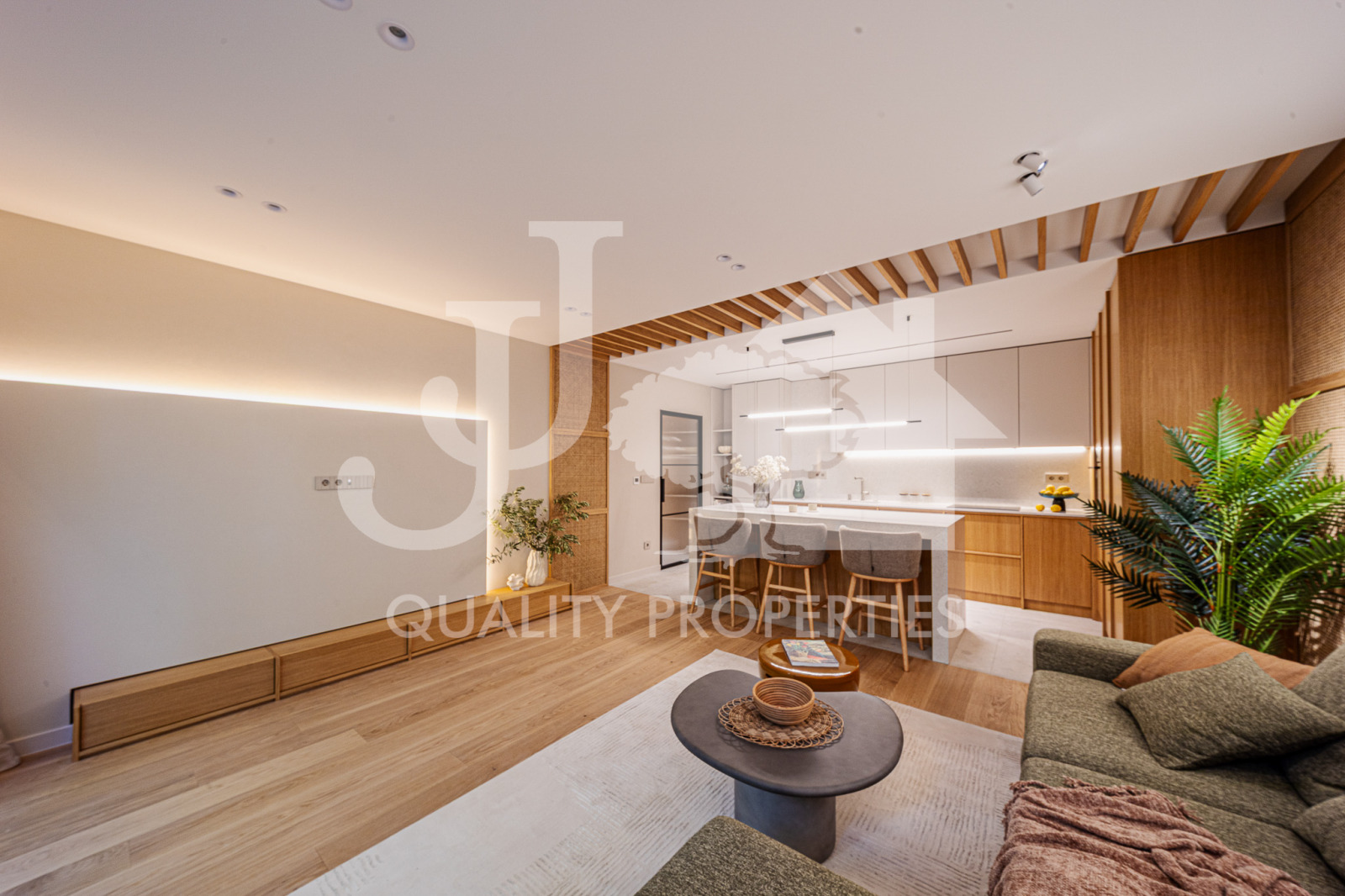 Продава 3-СТАЕН, гр. София, Оборище, снимка 2 - Апартаменти - 55233728