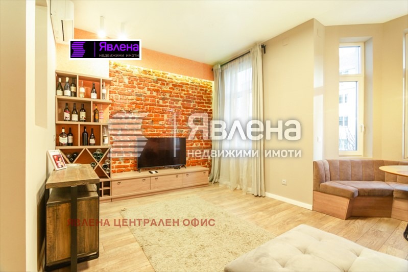 Продава МНОГОСТАЕН, гр. София, Център, снимка 1 - Aпартаменти - 48685002