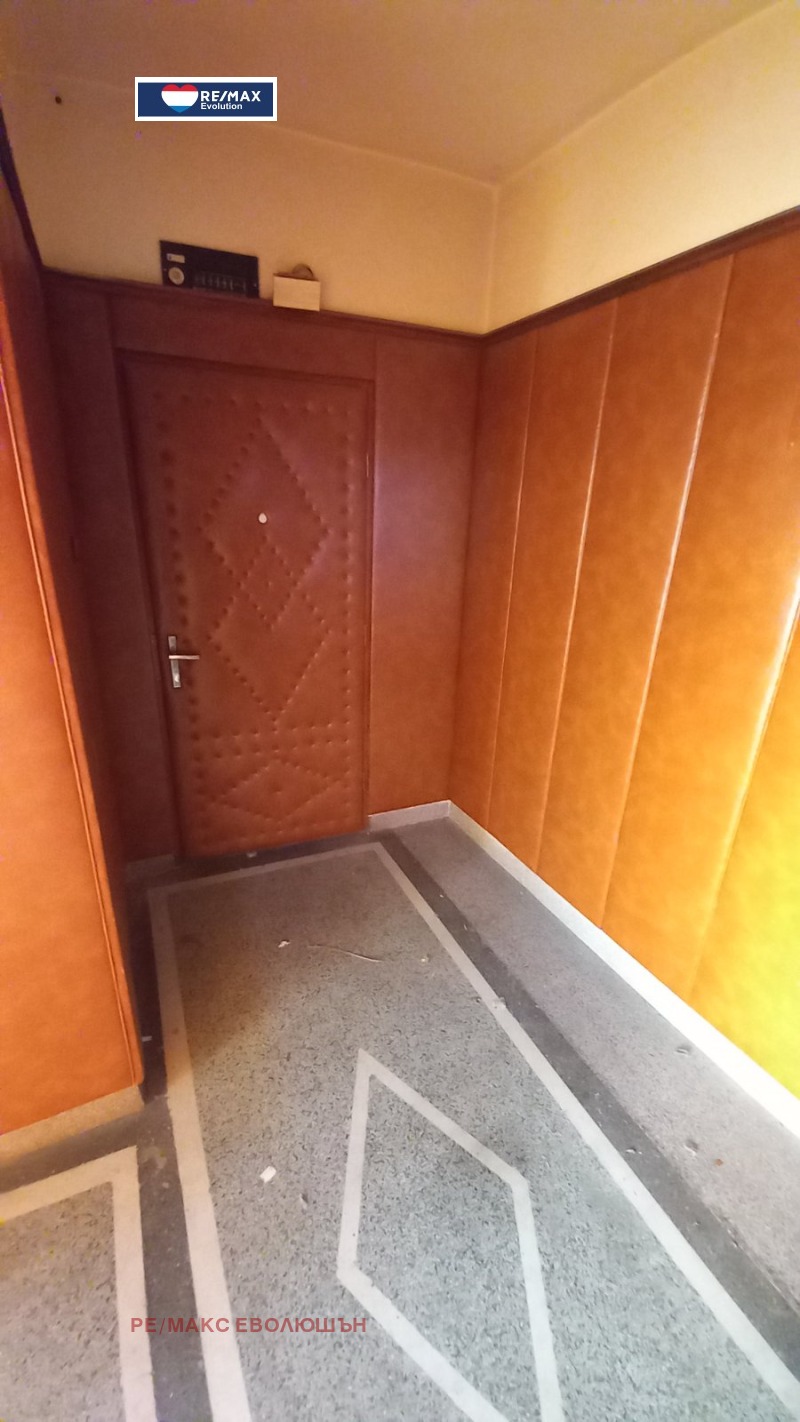 Продава МНОГОСТАЕН, гр. Разград, Варош, снимка 11 - Апартаменти - 52815200