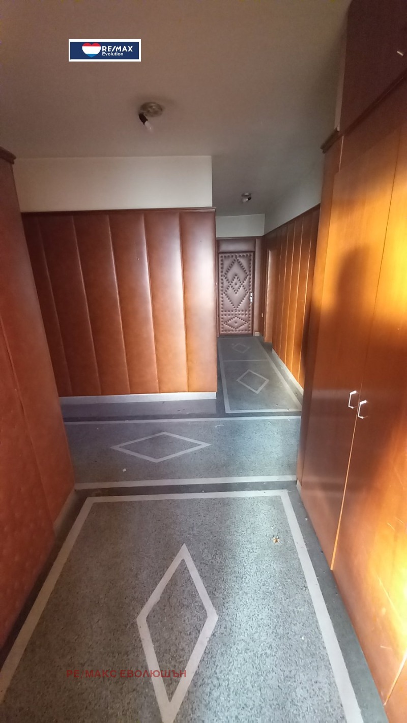 Продава МНОГОСТАЕН, гр. Разград, Варош, снимка 13 - Апартаменти - 52815200