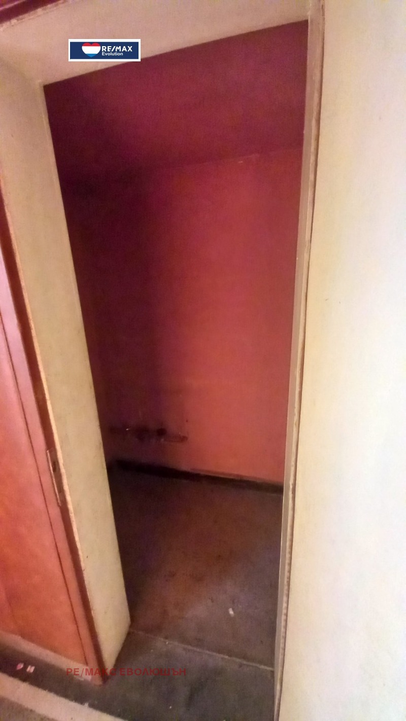 Продава МНОГОСТАЕН, гр. Разград, Варош, снимка 12 - Апартаменти - 52815200