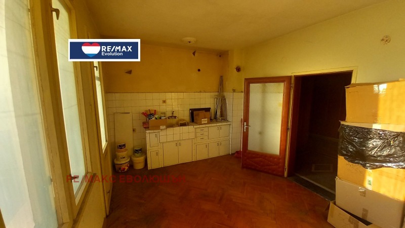 Продава МНОГОСТАЕН, гр. Разград, Варош, снимка 15 - Апартаменти - 52815200