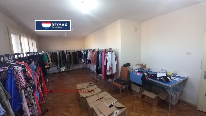 Продава МНОГОСТАЕН, гр. Разград, Варош, снимка 10 - Апартаменти - 52815200