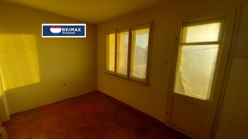 Продава МНОГОСТАЕН, гр. Разград, Варош, снимка 16 - Апартаменти - 52815200