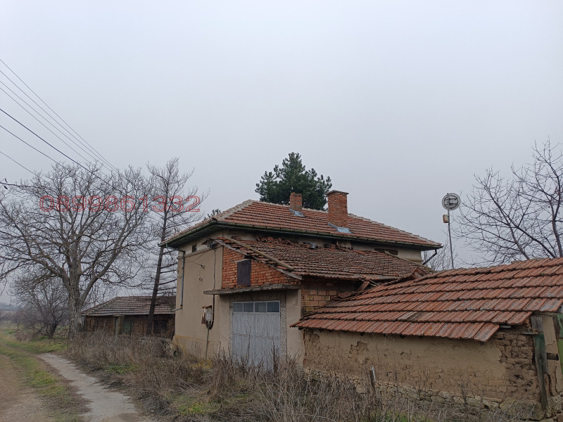 Продава КЪЩА, с. Новград, област Русе, снимка 3 - Къщи - 52752557