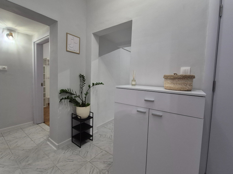 Продава 3-СТАЕН, гр. София, Център, снимка 9 - Апартаменти - 52624645