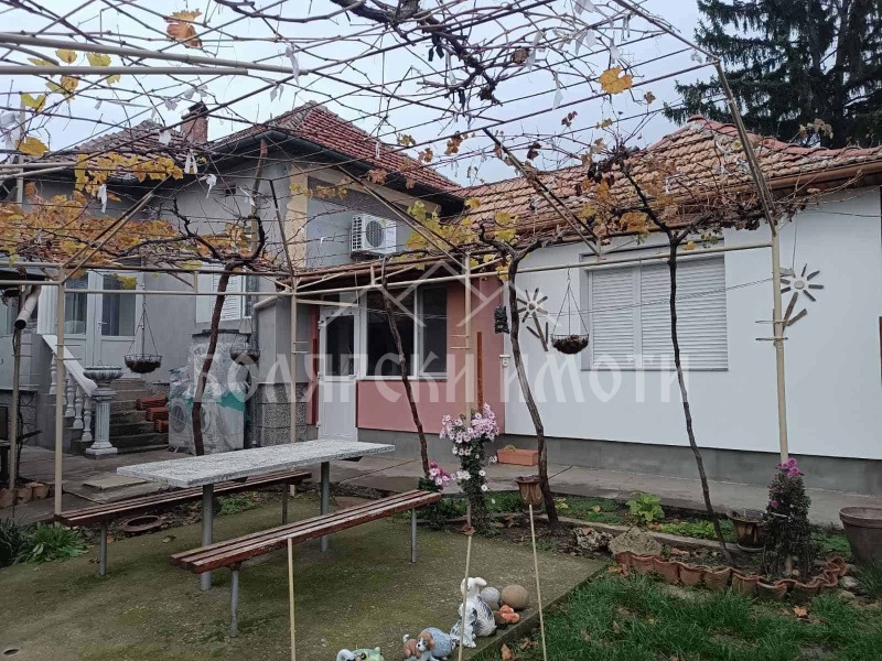 Продава КЪЩА, област Велико Търново, гр. Долна Оряховица • 158500 € / 309999.05 лв. • 55162833 1