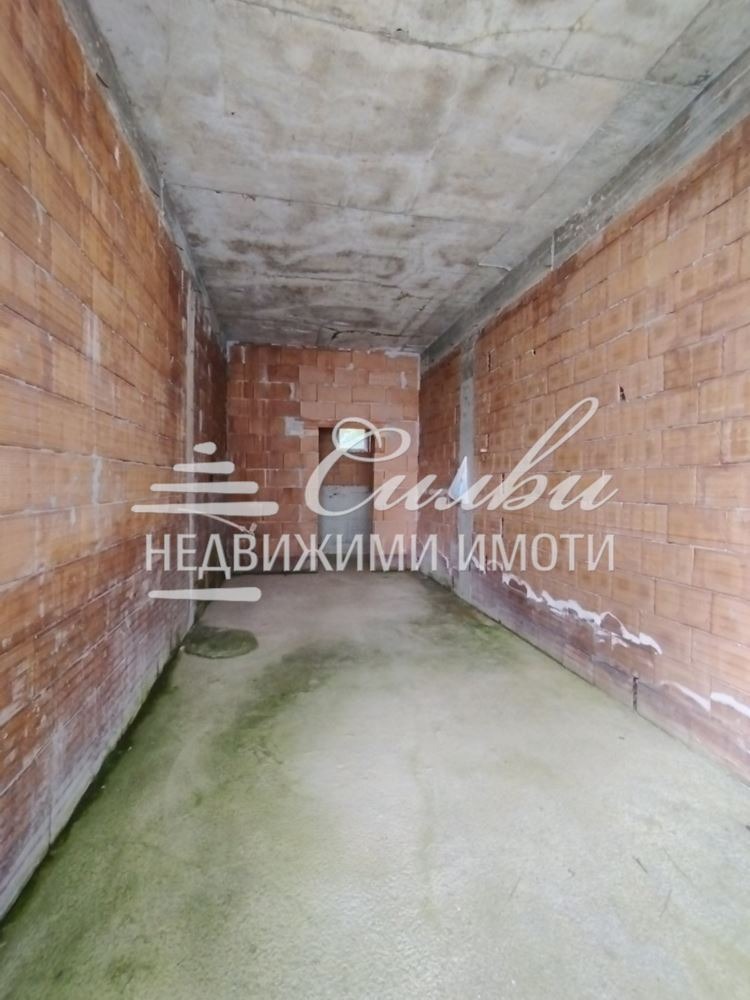 In vendita  Negozio Shumen , Boian Balgaranov 1 , 26 mq | 34531042