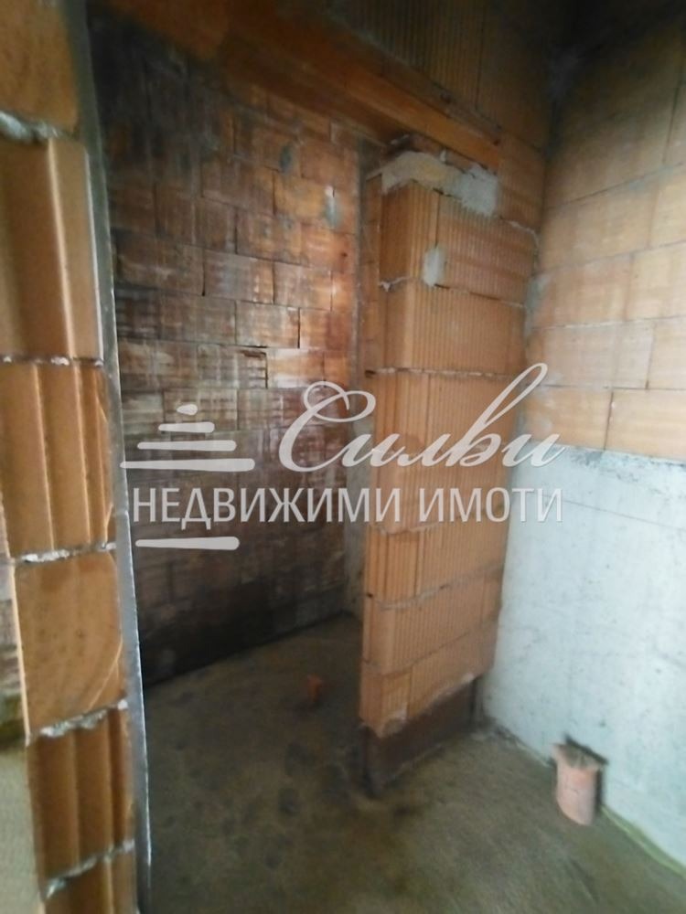 In vendita  Negozio Shumen , Boian Balgaranov 1 , 26 mq | 34531042 - Immagine [2]