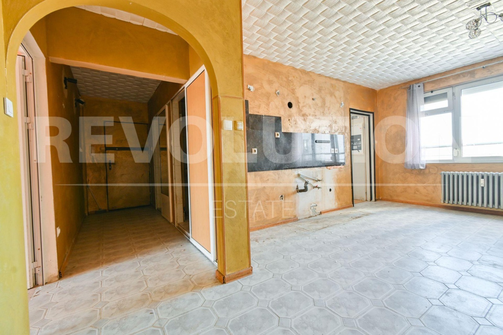 Продава 3-СТАЕН, гр. София, Сухата река, снимка 2 - Апартаменти - 54628020