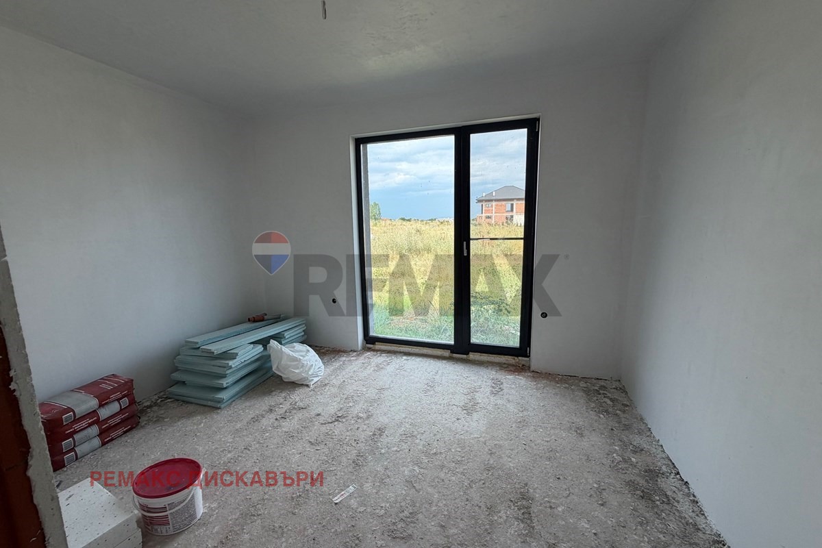 Продава КЪЩА, с. Войводиново, област Пловдив, снимка 8 - Къщи - 56115456