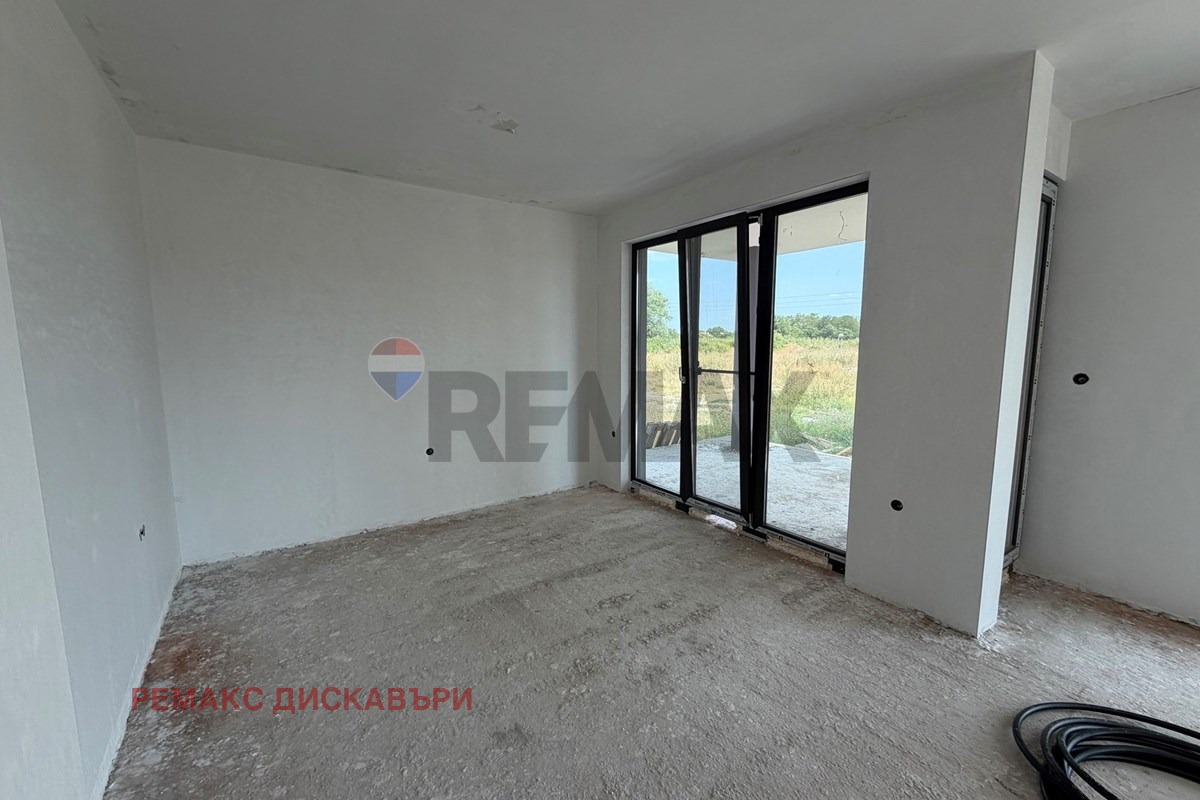Продава КЪЩА, с. Войводиново, област Пловдив, снимка 4 - Къщи - 56115456