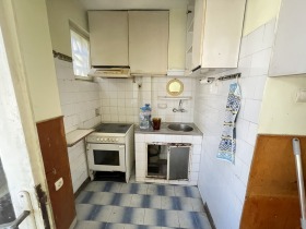3 dormitoare Țentâr, Pernic 4
