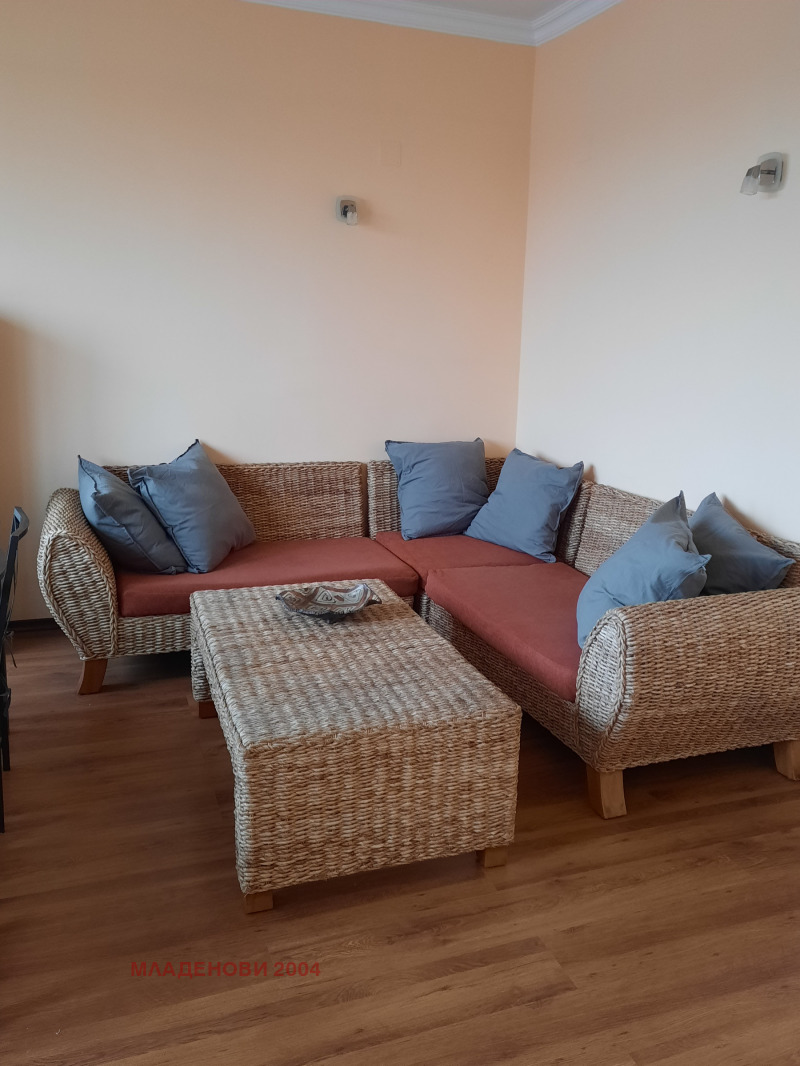Продава 3-СТАЕН в град София, Красно село - 100 кв.м / 290 000 € » 567 190.70 лв., МЛАДЕНОВИ 2004