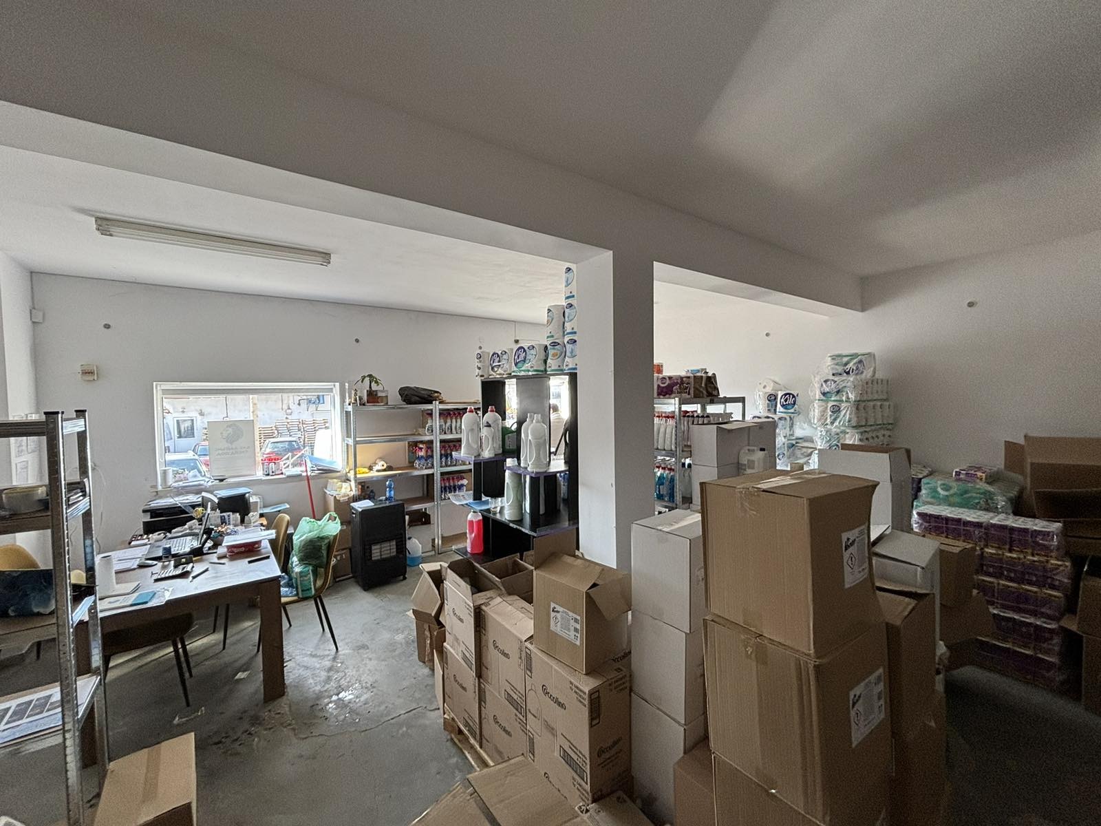 Продава МАГАЗИН, гр. Карлово, област Пловдив, снимка 4 - Магазини - 53971061