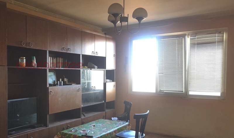 Продава ЕТАЖ ОТ КЪЩА, гр. Шумен, 2-ри корпус, снимка 2 - Етаж от къща - 53198292