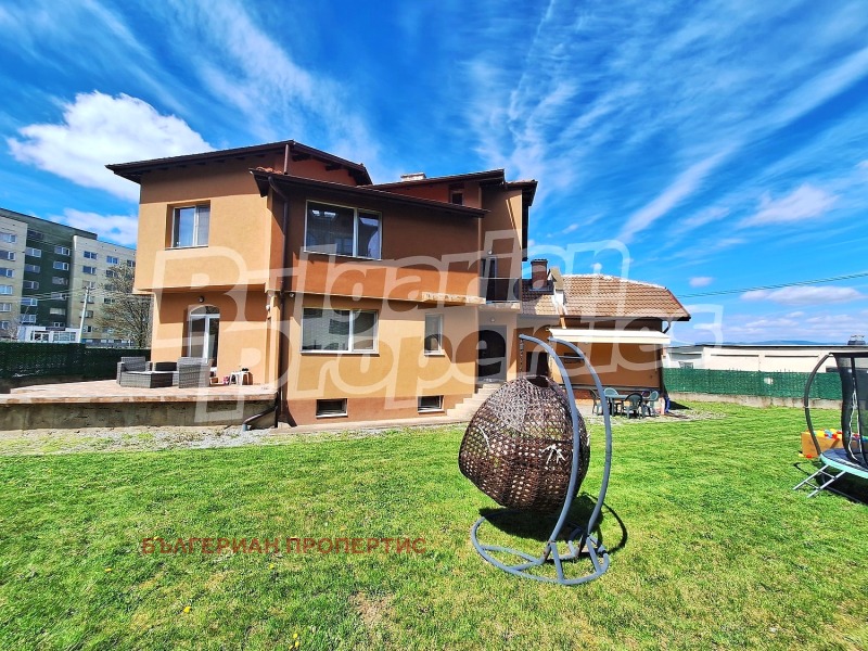 Продава КЪЩА в град Кюстендил, Герена - 320 кв.м / 295 000 € » 576 969.85 лв., БЪЛГЕРИАН ПРОПЕРТИС