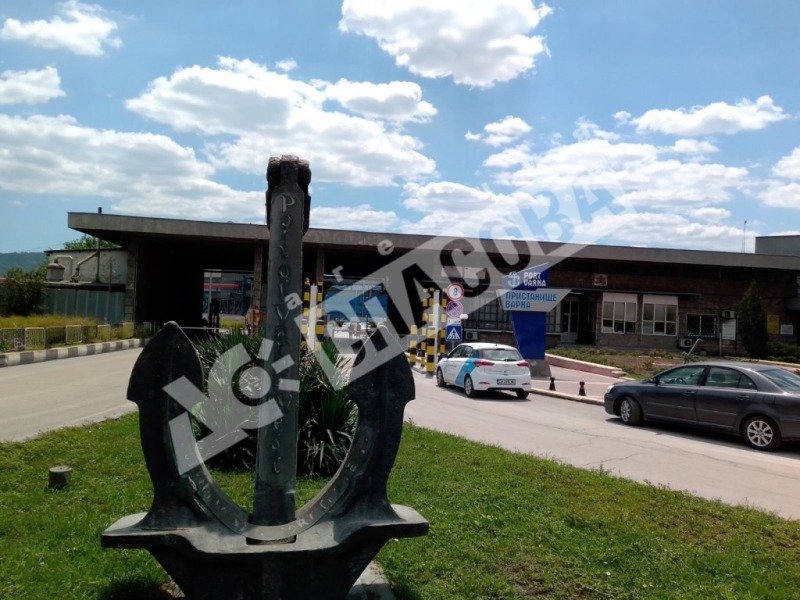 Продава ПАРЦЕЛ в област Варна, гр. Девня - 77000 кв.м / 2 500 000 € » 4 889 575.00 лв., АГЕНЦИЯ СПАСОВА