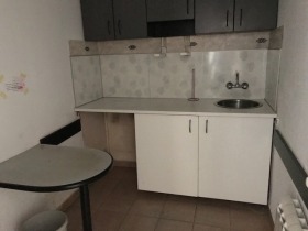 Κατάστημα ΤΣενταρ, Σοφηια 9