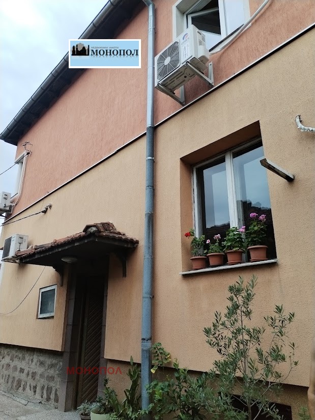 Продава КЪЩА, гр. София, Бенковски, снимка 2 - Къщи - 55534921