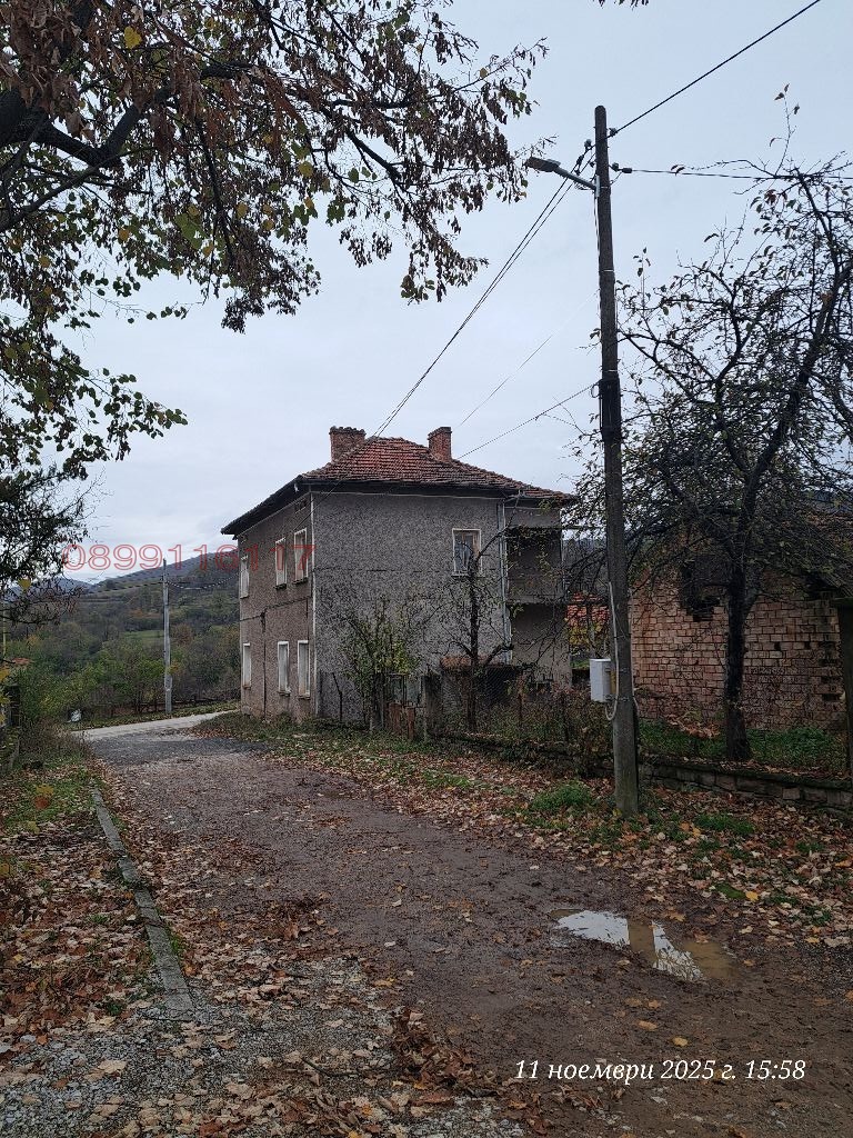 Продава КЪЩА, с. Голяма Желязна, област Ловеч, снимка 4 - Къщи - 52778966