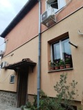 Продава КЪЩА, гр. София, Бенковски, снимка 2
