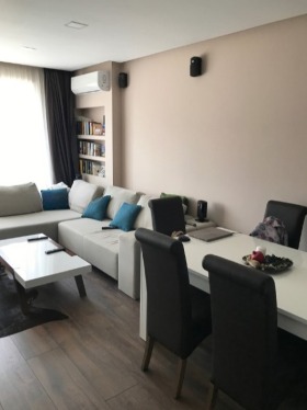 1 chambre Poligona, Sofia 1