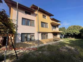 Piano della casa Koljo Ganchev, Stara Zagora 12