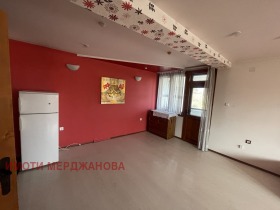 Piano della casa Koljo Ganchev, Stara Zagora 4