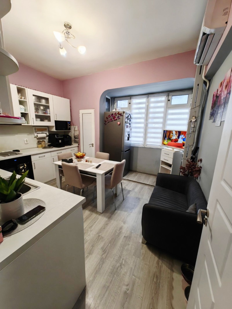 Продава 3-СТАЕН, гр. София, Лагера, снимка 2 - Апартаменти - 53072418