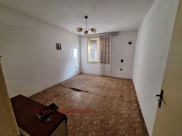 Продава КЪЩА, гр. Ямбол, Каргон, снимка 6 - Къщи - 52835804