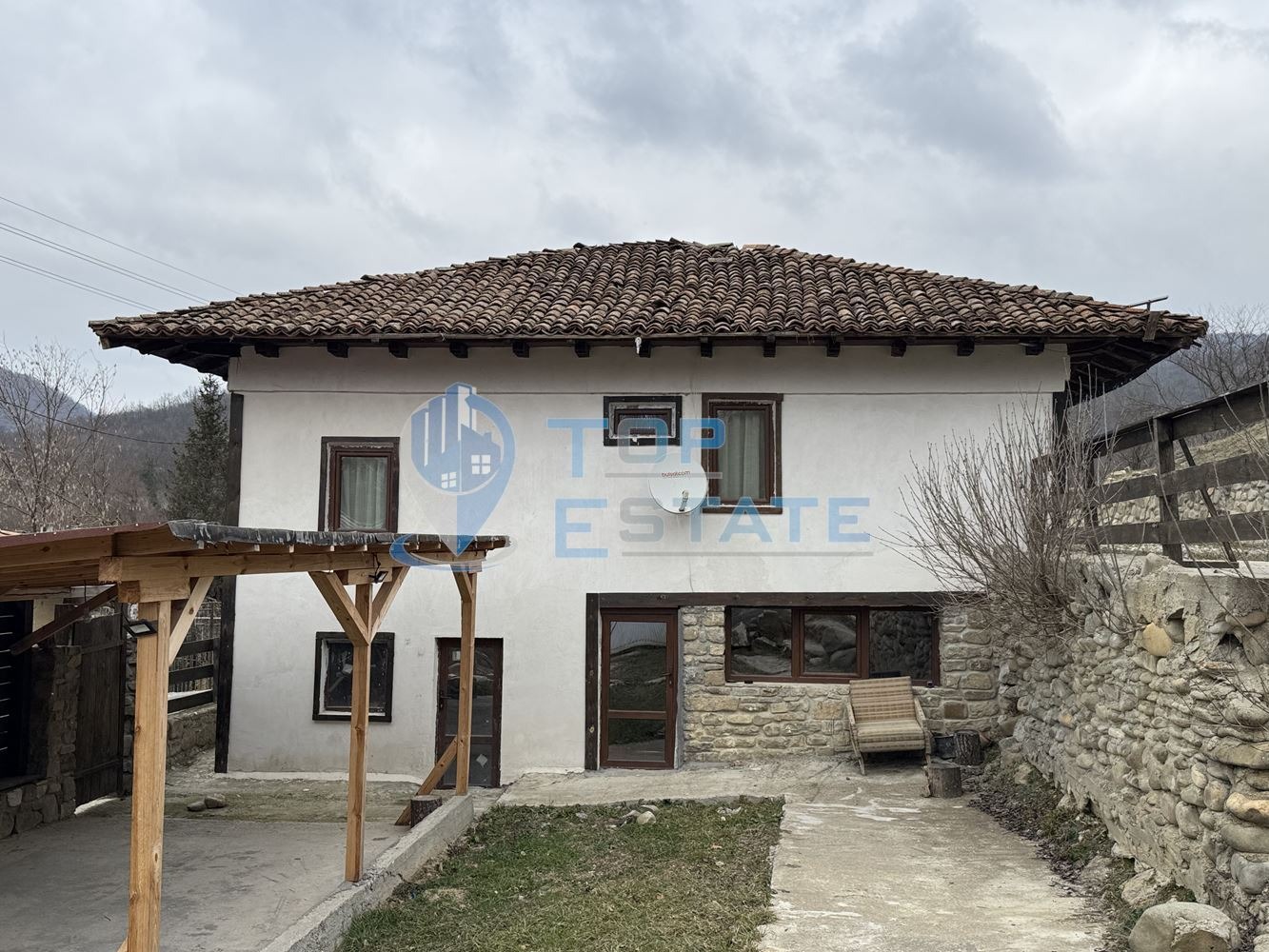 Продава КЪЩА, гр. Елена, област Велико Търново