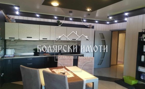 Продава  3-стаен град Велико Търново , Център , 103 кв.м | 63695842