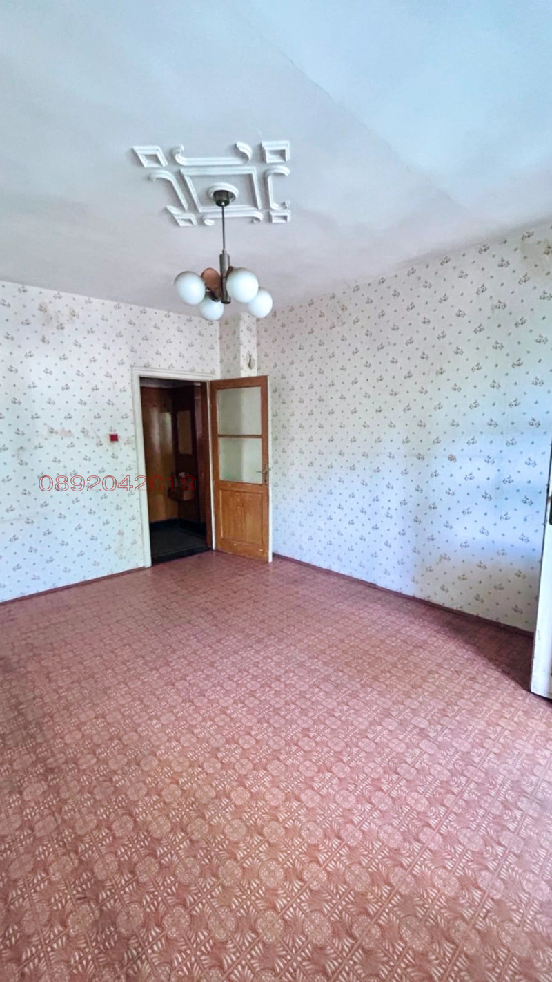 Eladó  3 hálószobás Plovdiv , Mladezski Halm , 114 négyzetméter | 77195339