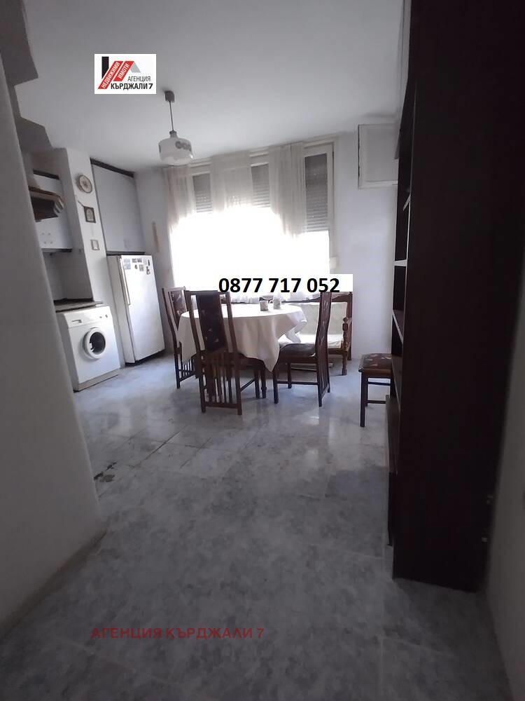À vendre  2 chambres Kardjali , Tsentar , 71 m² | 96832767