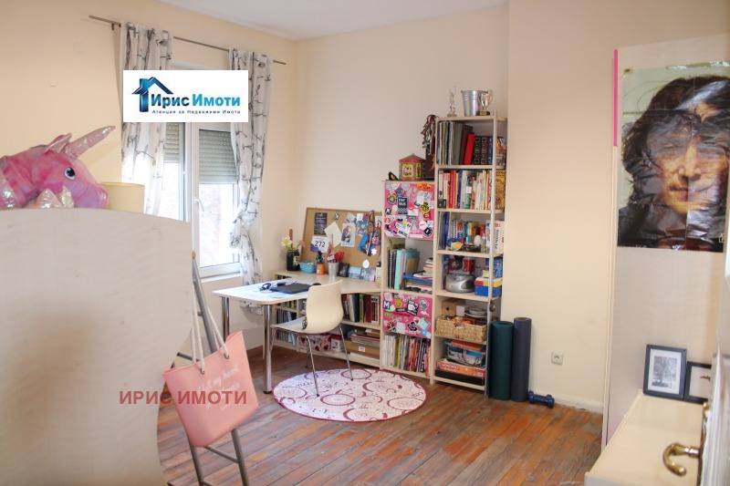 De vânzare  2 dormitoare Sofia , Țentâr , 169 mp | 29226288 - imagine [14]